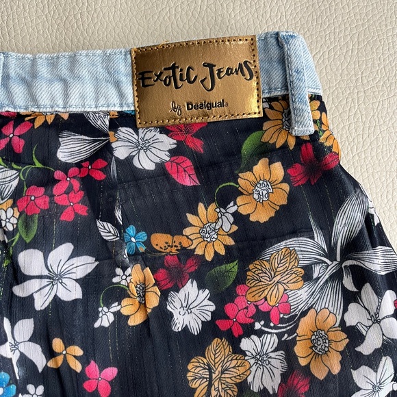 NWT - Desigual Women’s Denim Short with Floral Skirt - US Size 4 - Picture 11 of 15